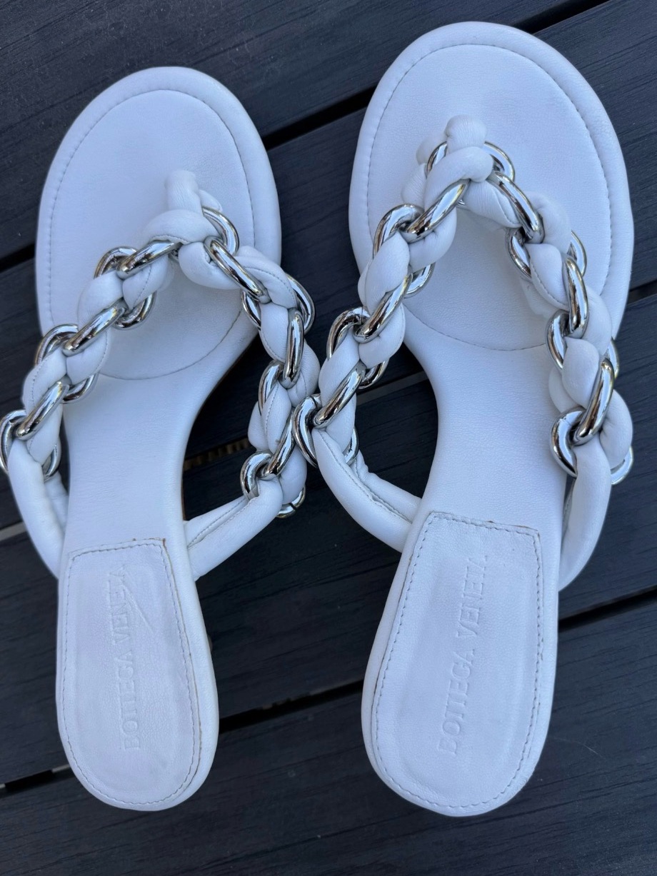 Bottega Veneta White Braided Leather Sandals With Silver Chain